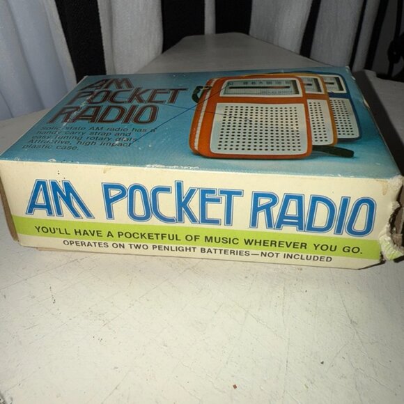 TESTED Vintage AM Transistor Solid State Handheld Radio Blue WORKING Clean - Picture 10 of 13